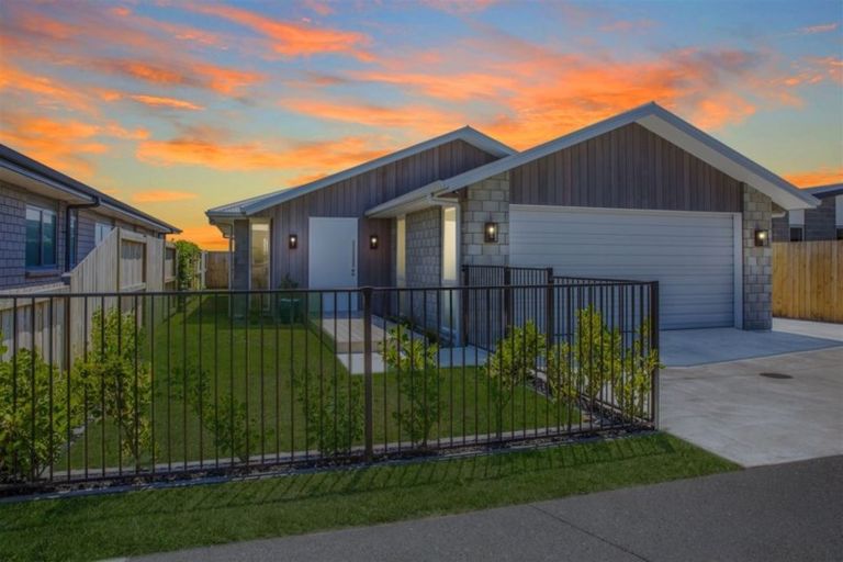 Photo of property in 19 Saddlers Way, Papamoa, 3118