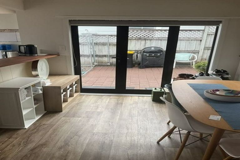 Photo of property in 7 Derby Street, Mount Victoria, Wellington, 6011