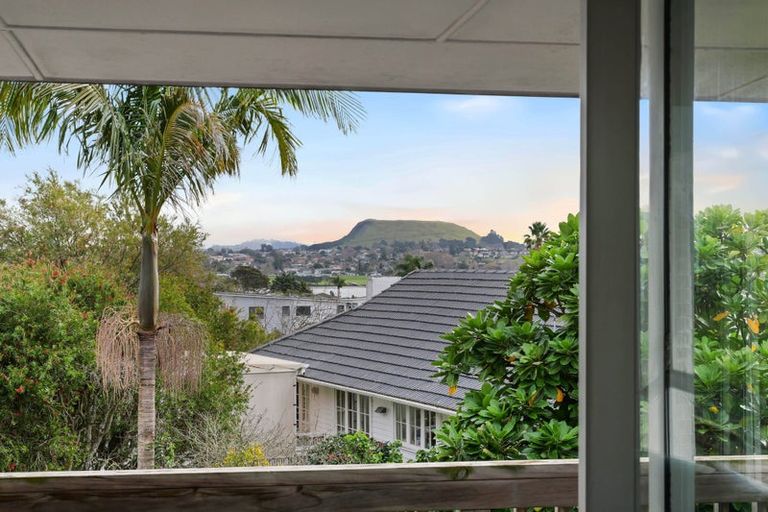 Photo of property in 34 Sunnyhill Crescent, Sunnyhills, Auckland, 2010