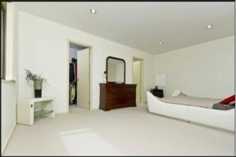 Photo of property in 6a Becroft Drive, Forrest Hill, Auckland, 0620