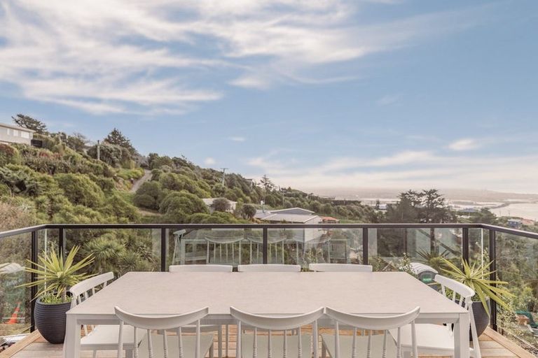 Photo of property in 307a Mount Pleasant Road, Mount Pleasant, Christchurch, 8081