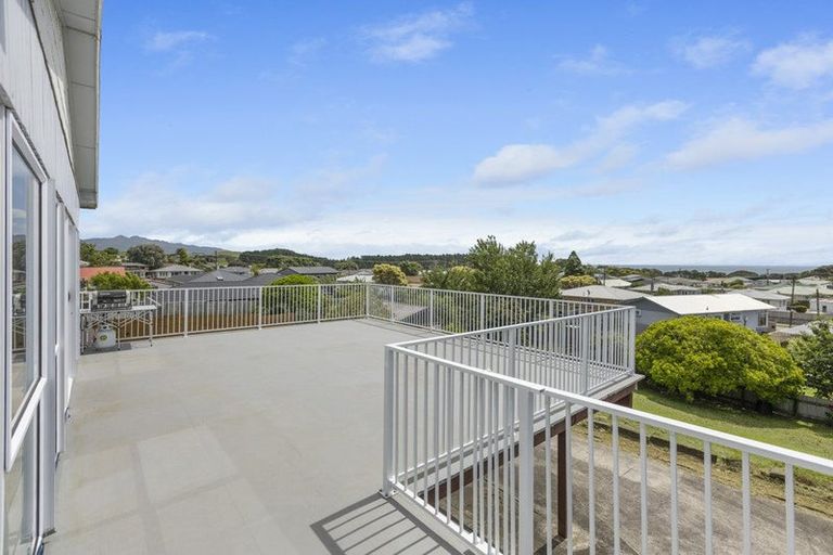 Photo of property in 9 Mount View Place, Spotswood, New Plymouth, 4310
