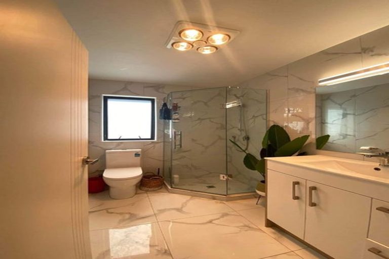 Photo of property in 10 Parahau Road, Papakura, 2110