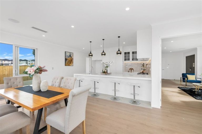 Photo of property in 13 Drumconnell Drive, Flat Bush, Auckland, 2019