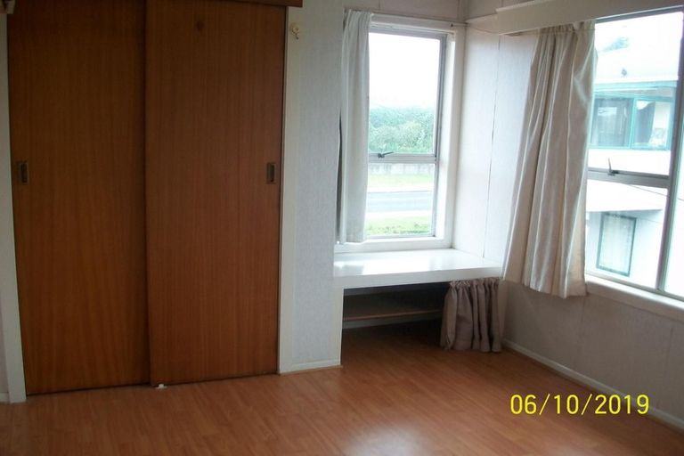 Photo of property in 32 Vera Road, Te Atatu South, Auckland, 0610