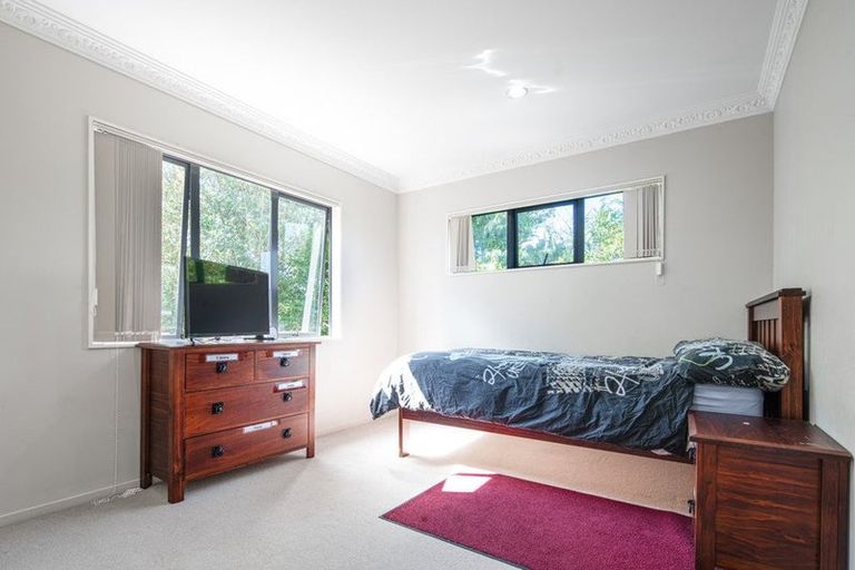 Photo of property in 1 Mana Lane, Pinehill, Auckland, 0632