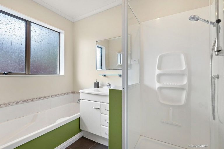 Photo of property in 2/271 Karori Road, Karori, Wellington, 6012