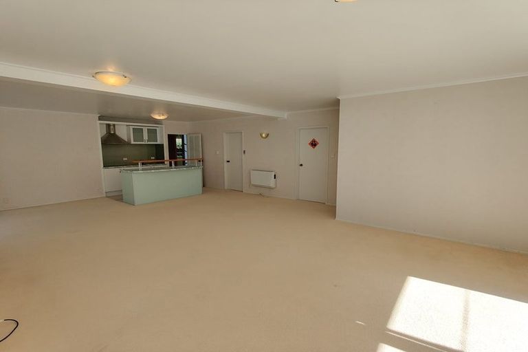 Photo of property in 271 Bleakhouse Road, Mellons Bay, Auckland, 2014
