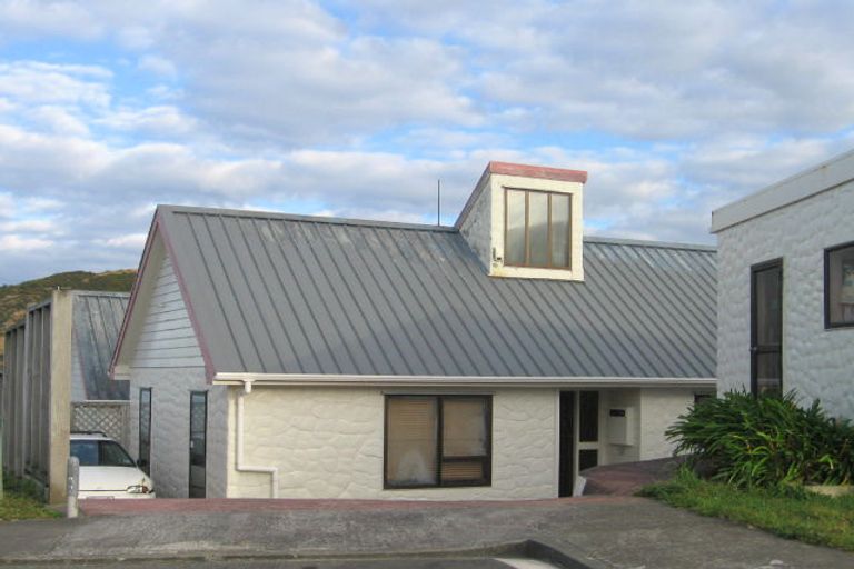 Photo of property in 30 Welland Place, Island Bay, Wellington, 6023