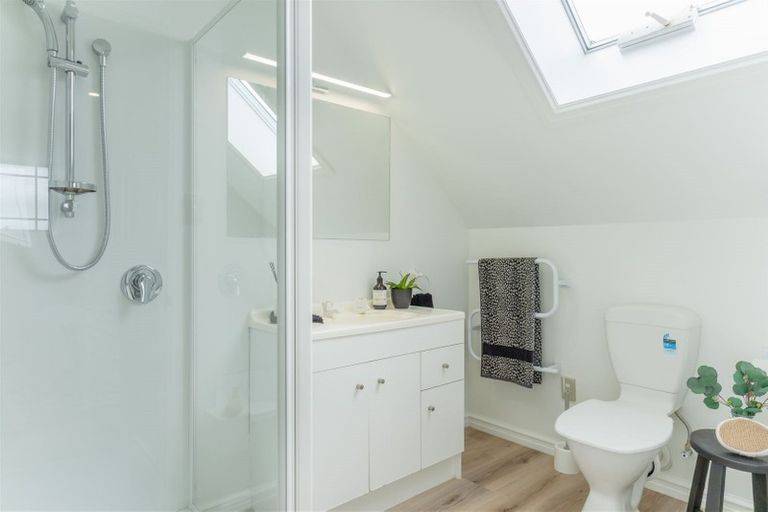 Photo of property in 99a Avonhead Road, Avonhead, Christchurch, 8042