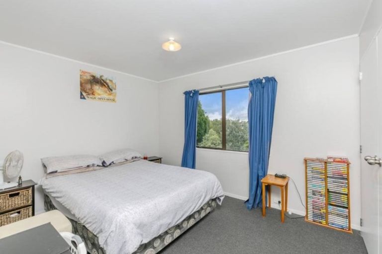 Photo of property in 14 Arde Place, Massey, Auckland, 0614