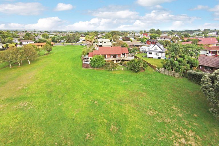 Photo of property in 35 Riverside Drive, Waiuku, 2123