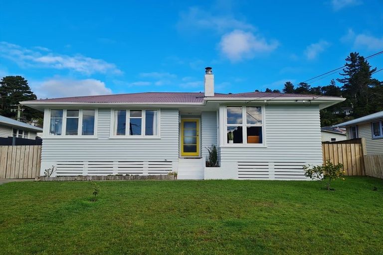 Photo of property in 23 Delaney Drive, Stokes Valley, Lower Hutt, 5019