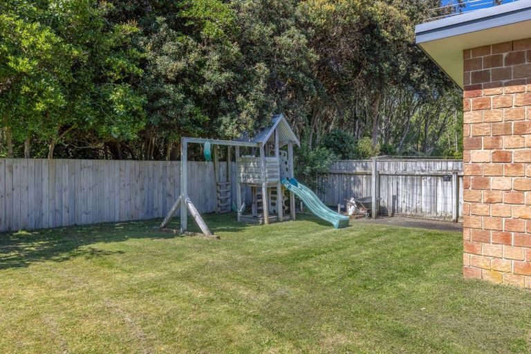 Photo of property in 102 Weggery Drive, Waikanae Beach, Waikanae, 5036