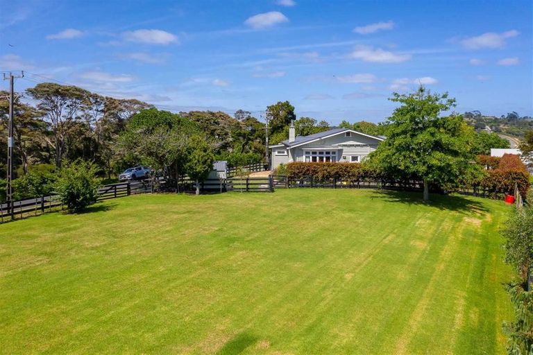 Photo of property in 17 Griggs Road, Whitford, Howick, 2571