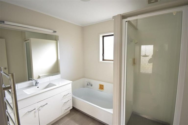 Photo of property in 1/131 Mokoia Road, Birkenhead, Auckland, 0626