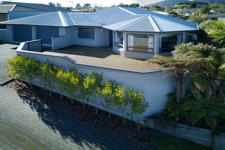 Photo of property in 2/94 Harvey Street, Waipahihi, Taupo, 3330