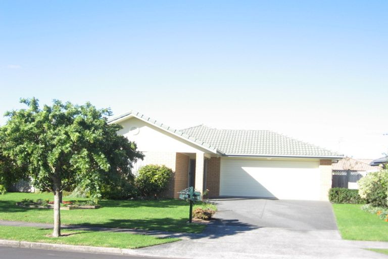 Photo of property in 4 Montilla Place, Manurewa, Auckland, 2102