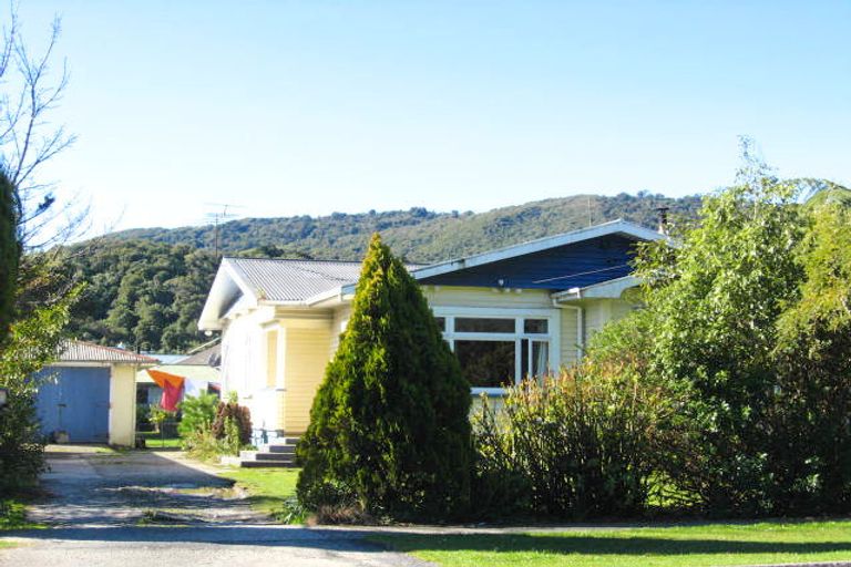 Photo of property in 95 Marlborough Street, Greymouth, 7805