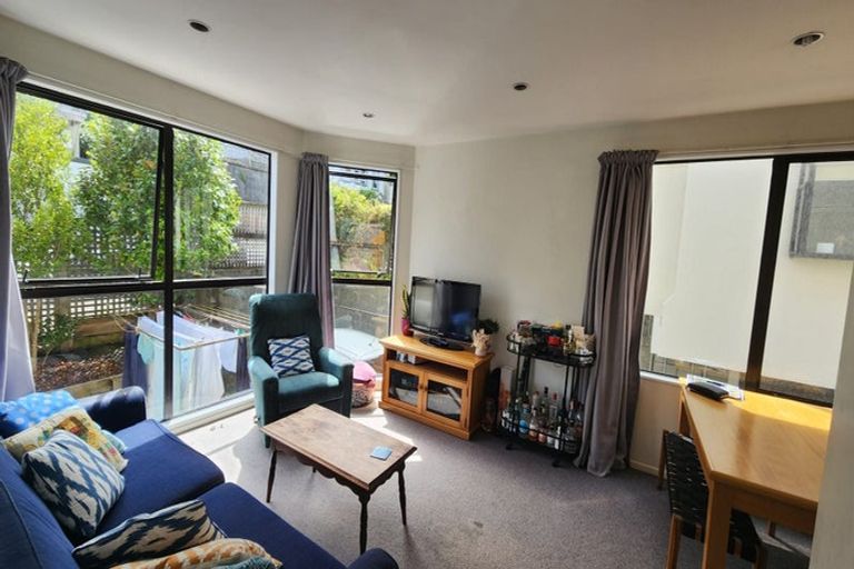 Photo of property in 35 Macdonald Crescent, Te Aro, Wellington, 6011