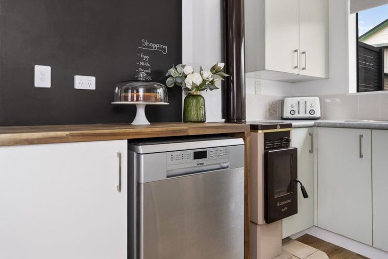 Photo of property in 59b Esmeralda Street, Welcome Bay, Tauranga, 3112