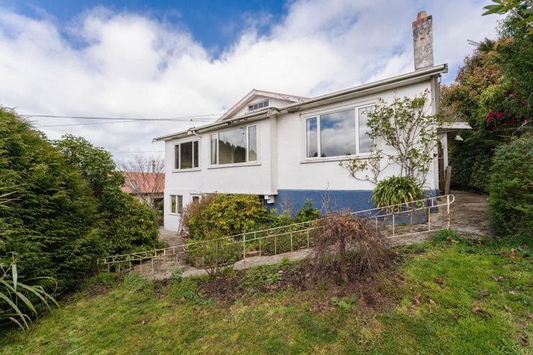 Photo of property in 9 Glenross Street, Glenross, Dunedin, 9011