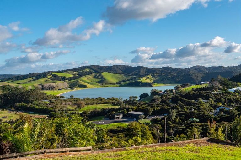 Photo of property in 276a Kempthorne Road, Russell, 0272