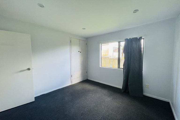 Photo of property in 2/24 Trentham Road, Papakura, 2110