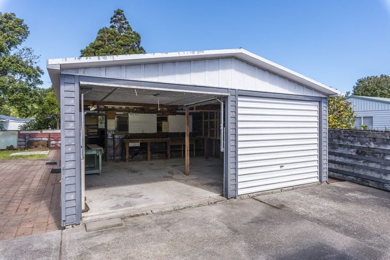 Photo of property in 24 Makarini Street, Paraparaumu, 5032