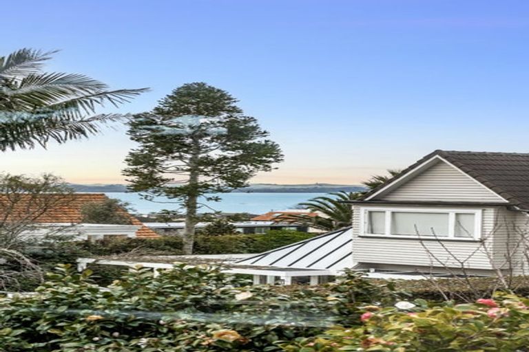 Photo of property in 106a Godden Crescent, Mission Bay, Auckland, 1071