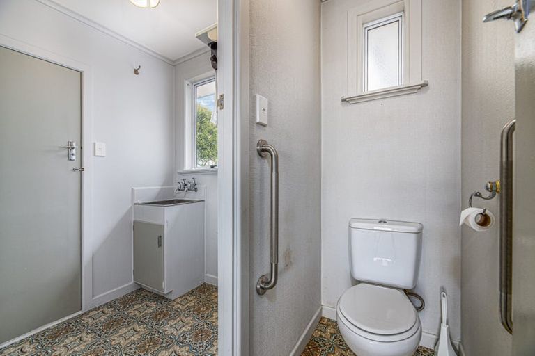 Photo of property in 4 Christina Avenue, Te Atatu South, Auckland, 0602