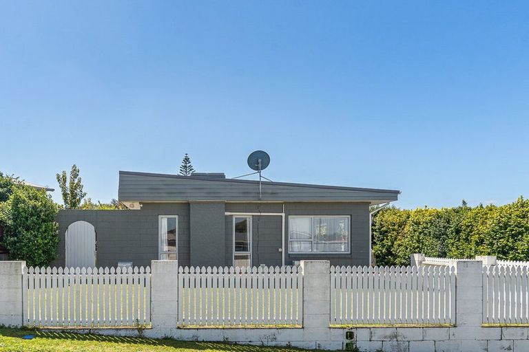 Photo of property in 39 Trelawney Crescent, Westown, New Plymouth, 4310