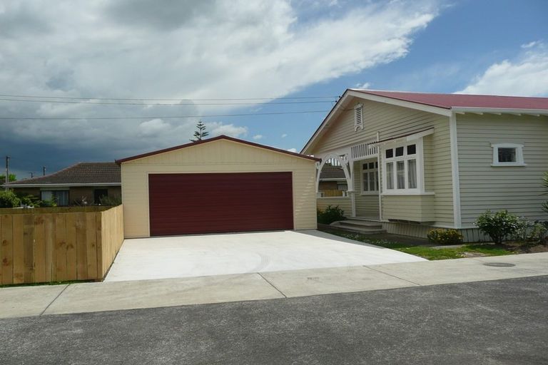 Photo of property in 122 Clevedon Road, Papakura, 2110