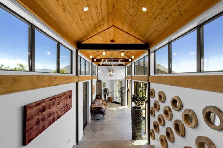 Photo of property in 10 Mckellar Drive, Jacks Point, Queenstown, 9371