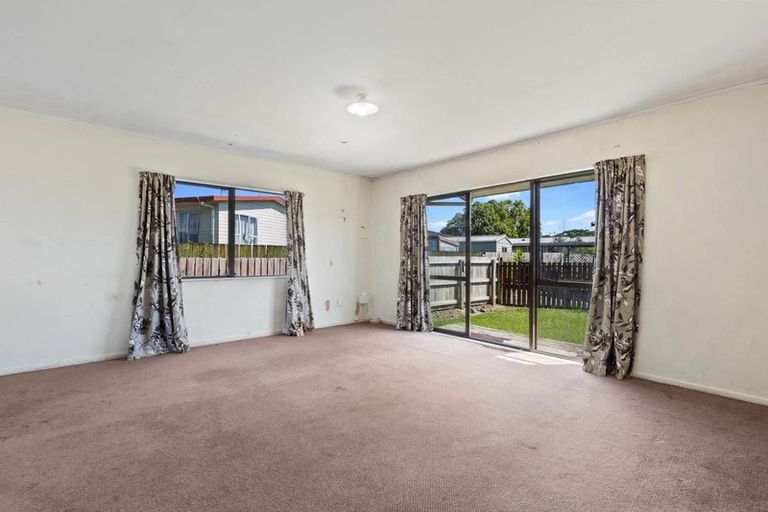Photo of property in 1/44 Shifnal Drive, Randwick Park, Auckland, 2105