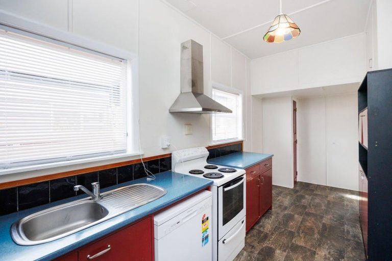 Photo of property in 17 Haydon Street, Roslyn, Palmerston North, 4414