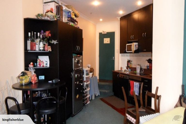 Photo of property in Terrace Garden Apartments, 2e/120 The Terrace, Wellington Central, Wellington, 6011