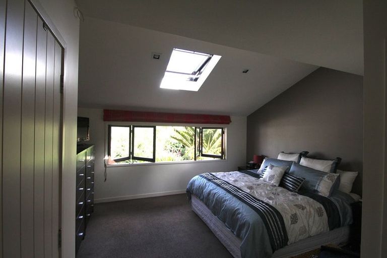 Photo of property in 6a Channel View Road, Campbells Bay, Auckland, 0630