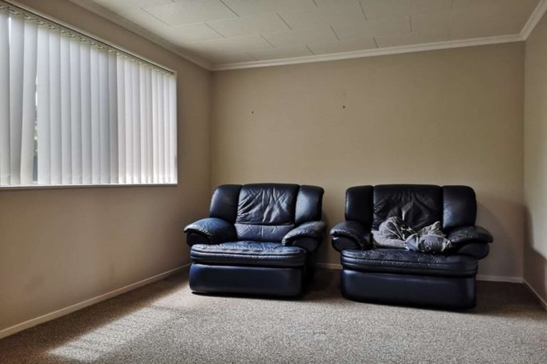 Photo of property in 24 Oakmont Place, Wattle Downs, Auckland, 2103