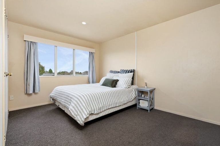 Photo of property in 2/64a Toorak Avenue, Avonhead, Christchurch, 8042