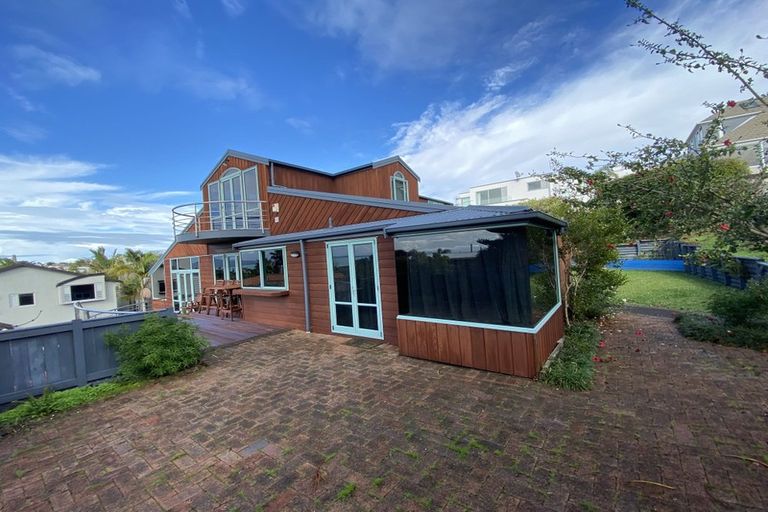 Photo of property in 9 Aberdeen Road, Castor Bay, Auckland, 0620