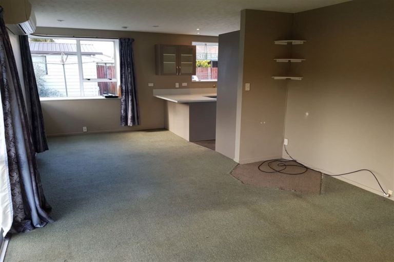 Photo of property in 2/12 Glenbyre Place, Bromley, Christchurch, 8062