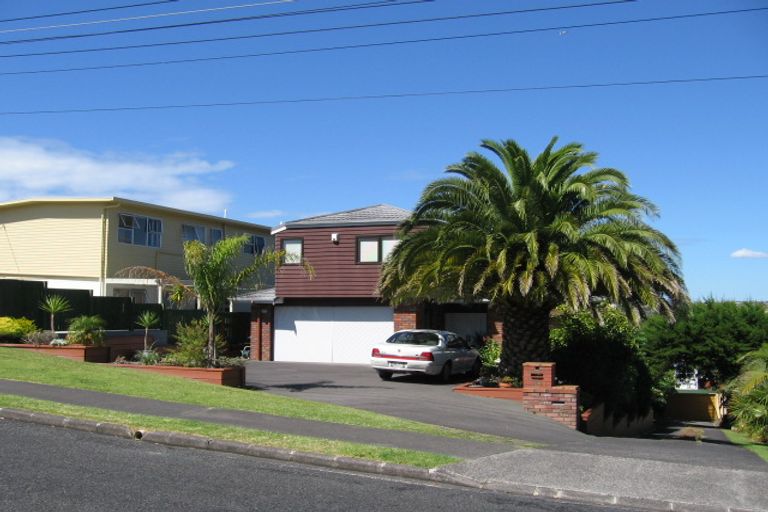 Photo of property in 37 Orchard Road, Browns Bay, Auckland, 0630