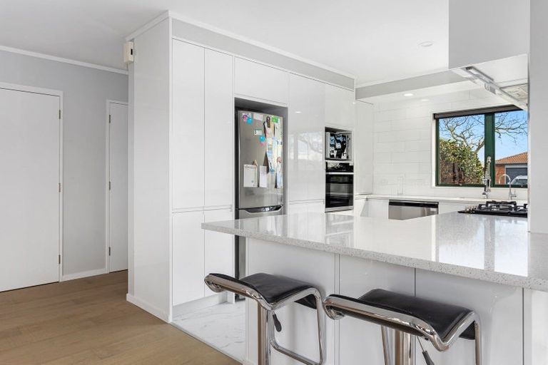 Photo of property in 16 Edgewater Grove, Whakatane, 3120