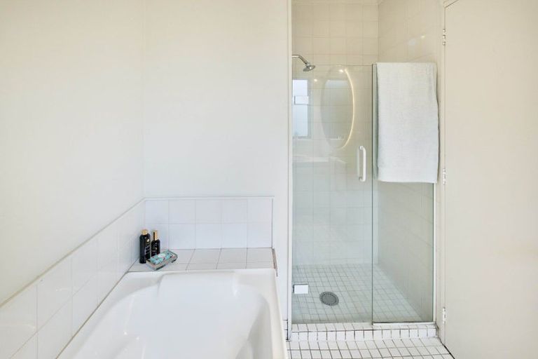 Photo of property in 28 Hay Street, Oriental Bay, Wellington, 6011