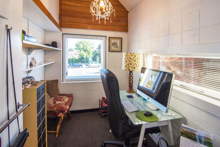 Photo of property in 17 Queen Alexandra Street, Lansdowne, Masterton, 5810