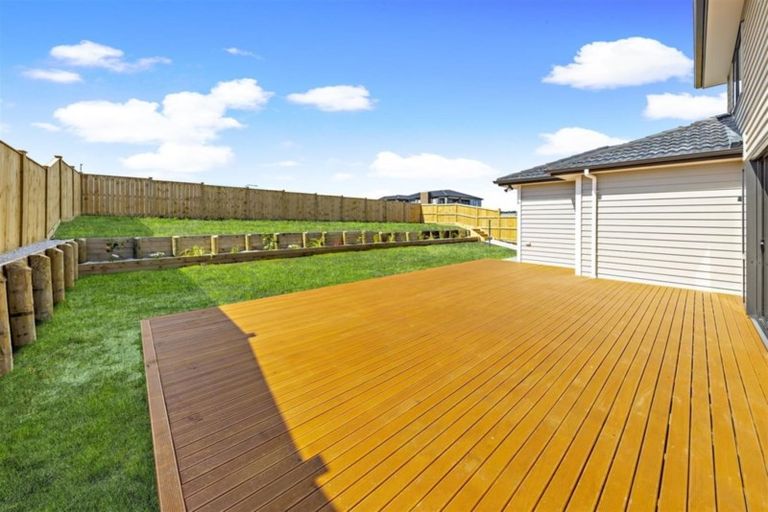 Photo of property in 16 Hutukawa Drive, Beachlands, Auckland, 2018