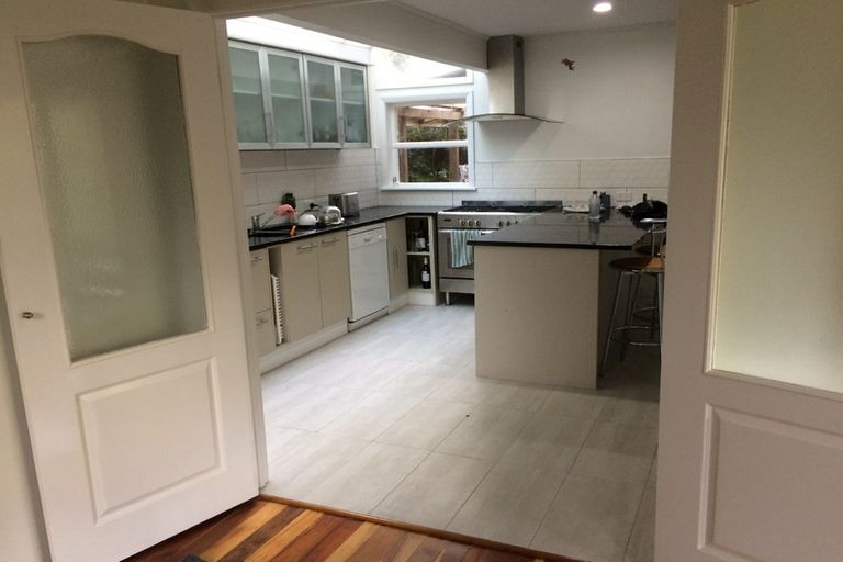 Photo of property in 35 Kotari Road, Days Bay, Lower Hutt, 5013