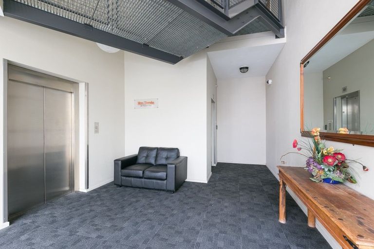 Photo of property in Metro Apartments, 5/220 Thorndon Quay, Pipitea, Wellington, 6011