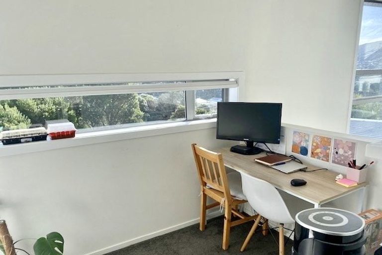 Photo of property in 98 Wadestown Road, Wadestown, Wellington, 6012